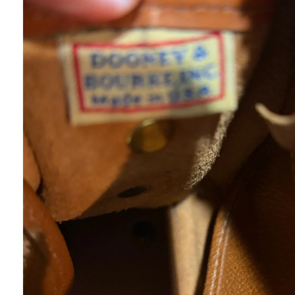 Dooney & Bourke Vintage All Weather Leather Crossbody Bag Tan USA A5147461